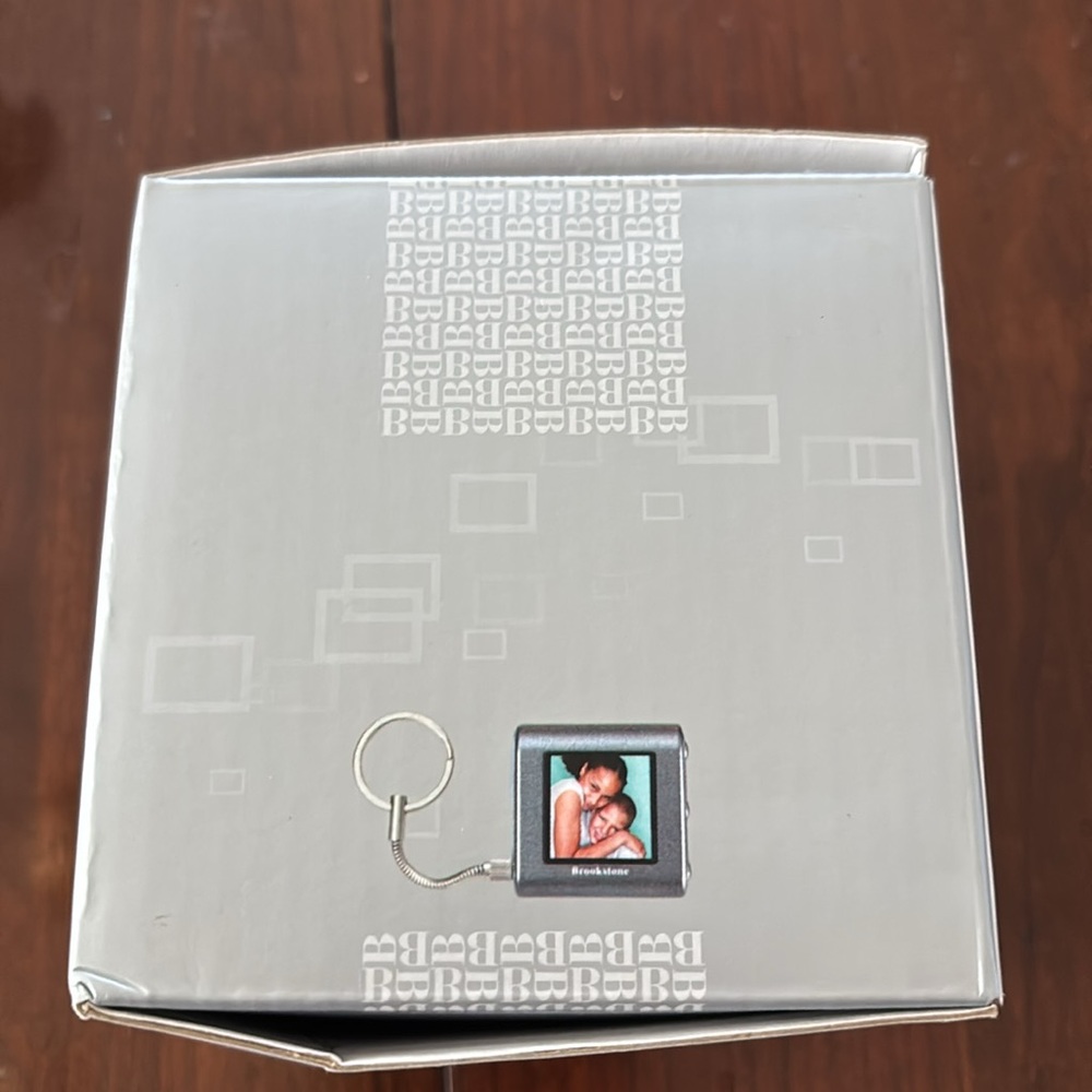 Digital Photo Keychain - Picture 2 of 6